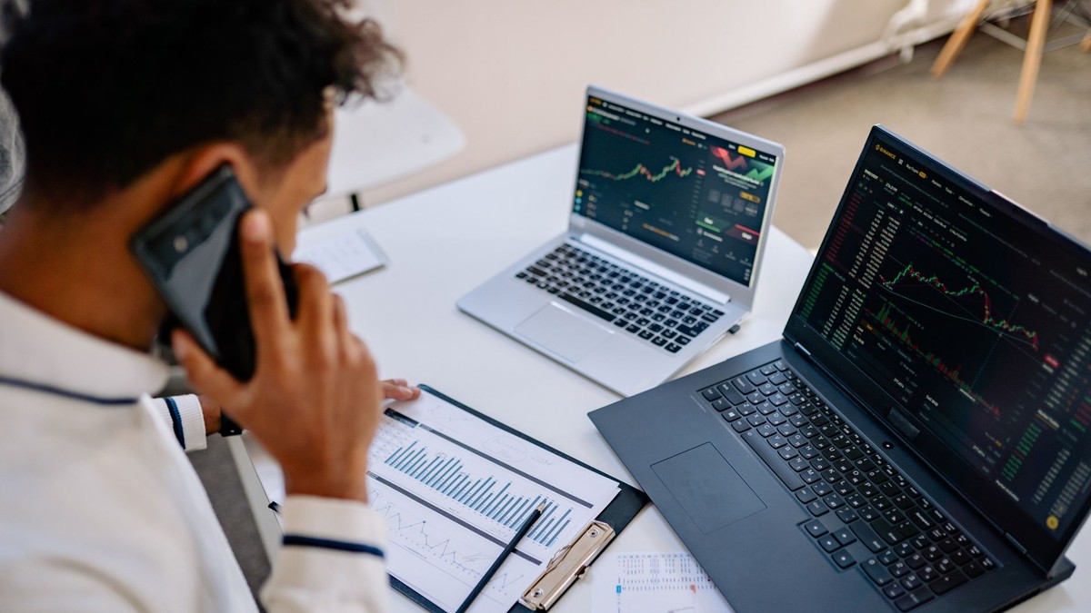 HubSpot + Pivot for Project Management: 5 Workflows That Move Deals Into Done