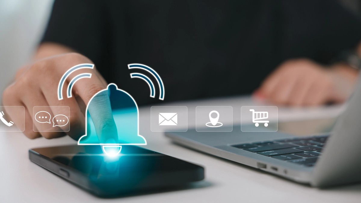 The Slack Alternative That Doesn’t Stop at Real-Time: Why Switch to Pivot for Persistent, Goal-Oriented Communication